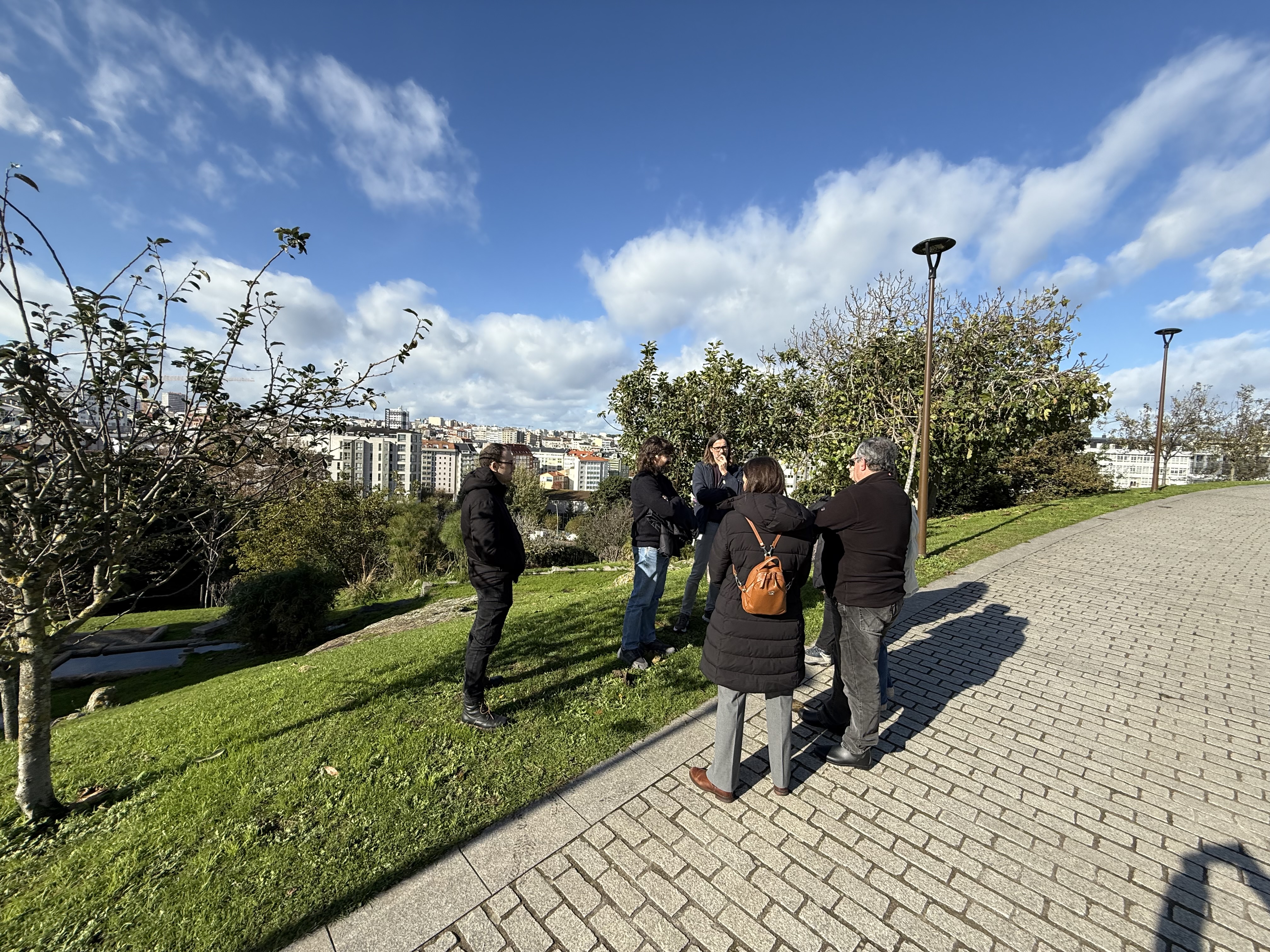 2025/11/21: O proxecto Coruña Verdea recibe a visita técnica da Fundación Biodiversidad para coñecer os ámbitos das futuras actuacións