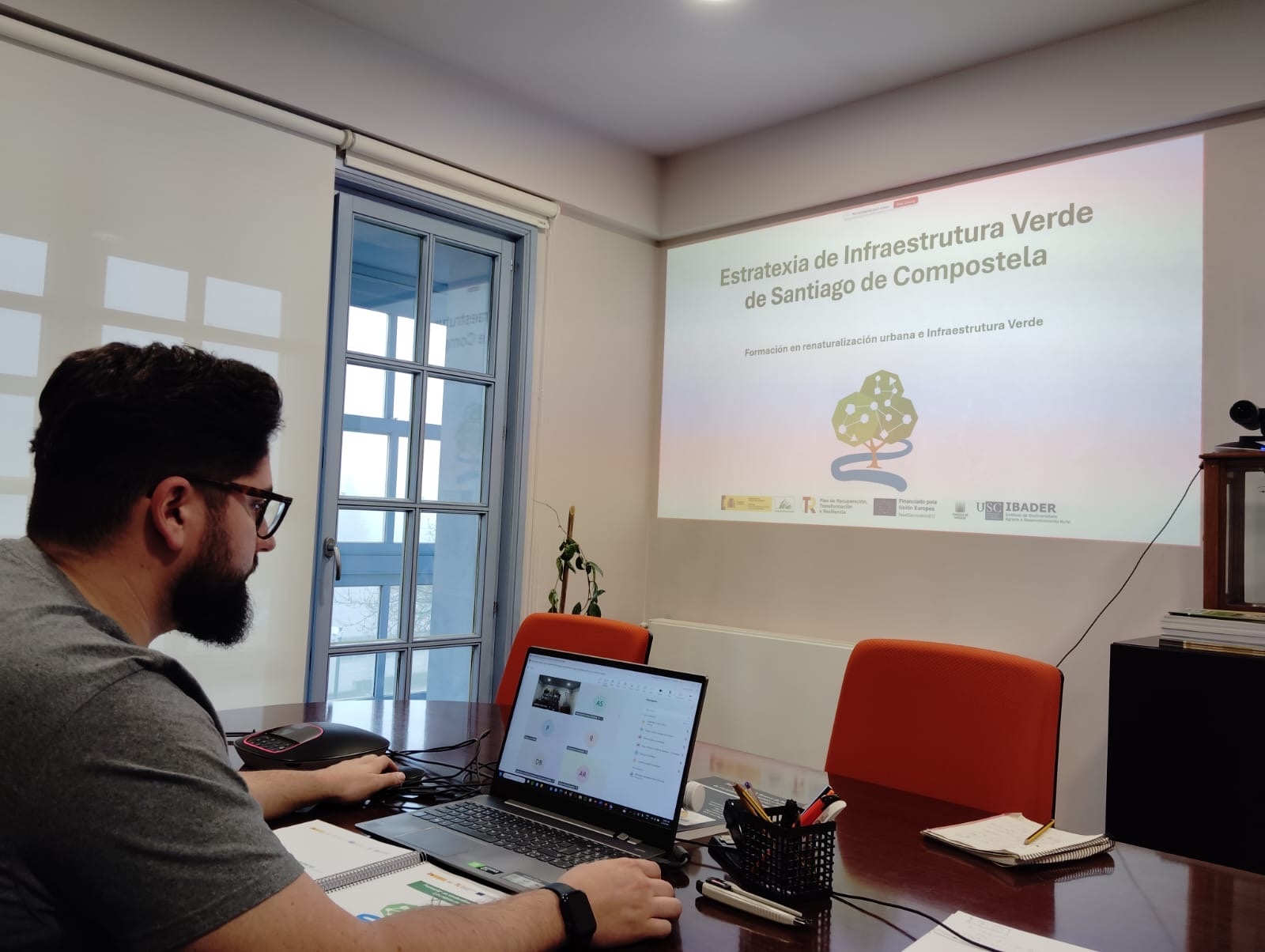 2025/12/10: O IBADER imparte unha Formación en Renaturalización Urbana e Infraestructuras Verdes ao Persoal do Concello de Santiago
